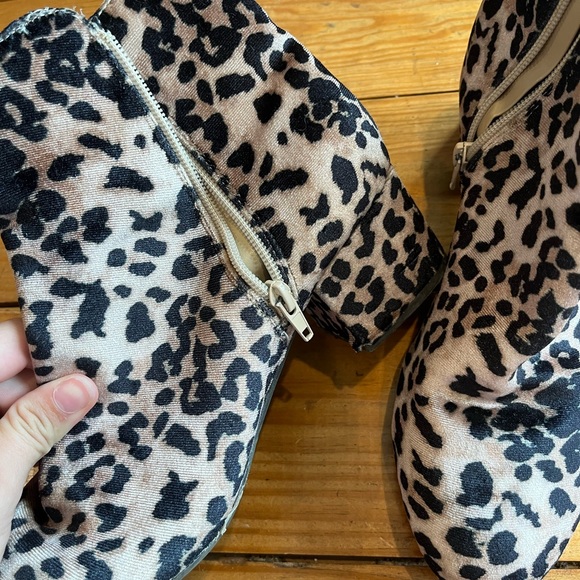 (175) CHEETAH BOOTS - Picture 3 of 8